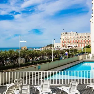 superbe-studio-face-la-mer-accs-direct-plage.biarritzhotels.info/
