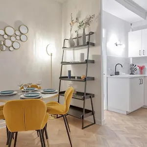 bayen-nice-apartment-near-the-arc-de-triomphe-4p.fr-paris.fr/